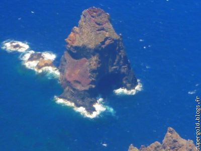 on dirait un visage,  sculpté par les vagues