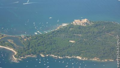 Ile Ste Marguerite: l'étang, le fort